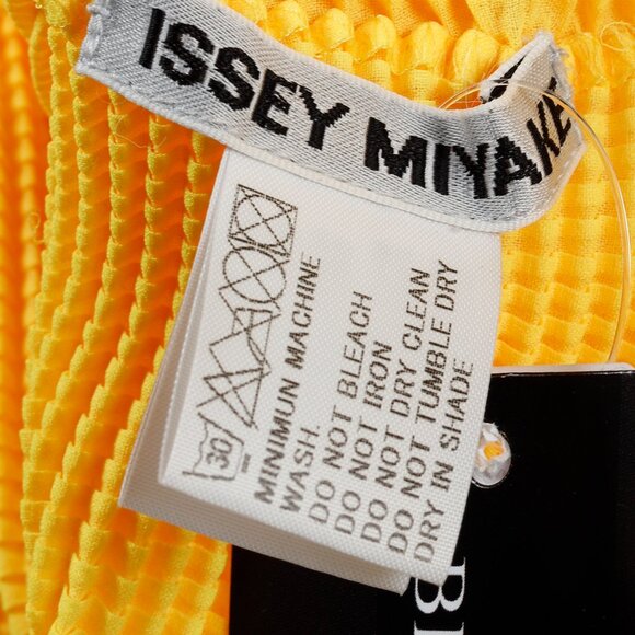Issey Miyake Bright Yellow Pleat Ruffle Tie Cardigan - Picture 8 of 10